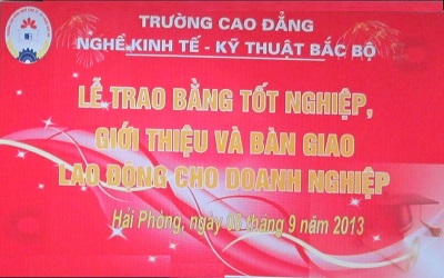 Lễ trao bằng tốt nghiệp, giới thiệu và bàn giao lao động cho doanh nghiệp