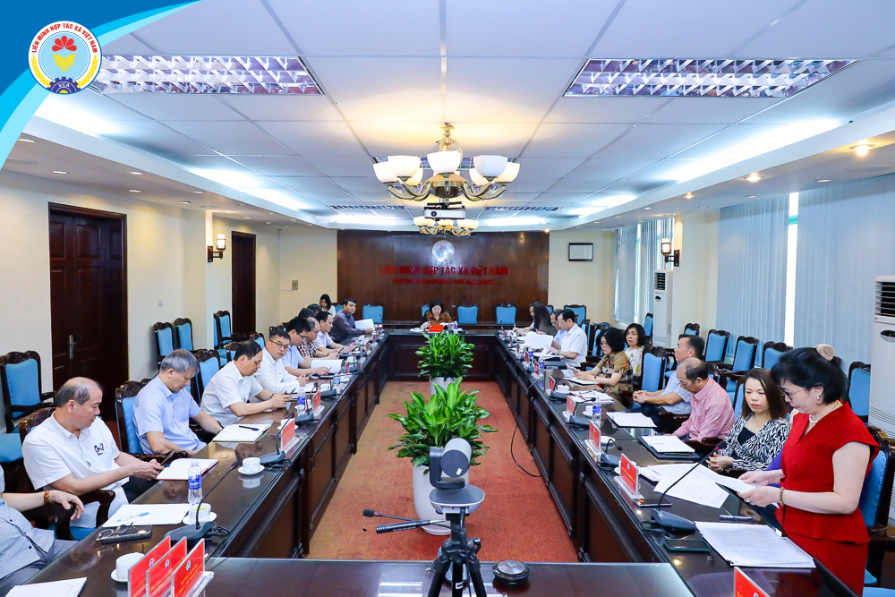 Tiếp tục chuẩn bị chu đáo cho các sự kiện lớn của Tháng hành động vì hợp tác xã năm 2024