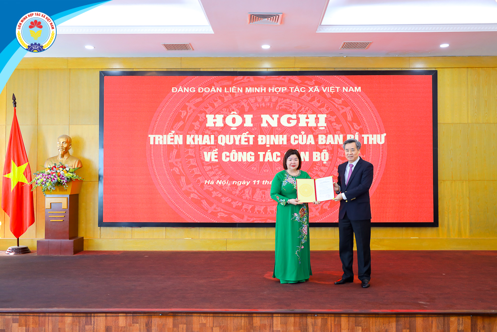 Đồng chí Cao Xuân Thu Vân giữ chức Bí thư Đảng đoàn Liên minh Hợp tác xã Việt Nam